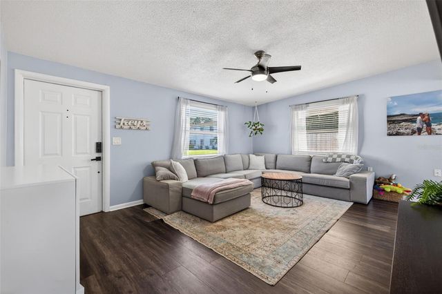 4750 39TH AVENUE N, St Petersburg, FL 33714