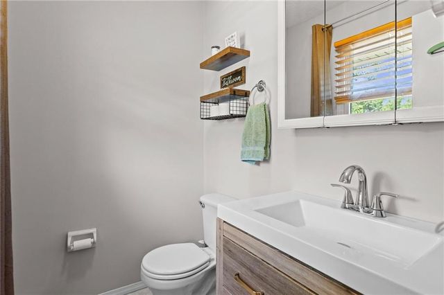 130 N 80th Terrace, Kansas City, KS 66111
