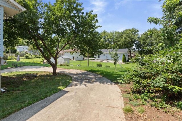 130 N 80th Terrace, Kansas City, KS 66111