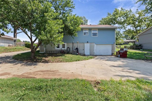 130 N 80th Terrace, Kansas City, KS 66111