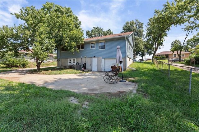 130 N 80th Terrace, Kansas City, KS 66111