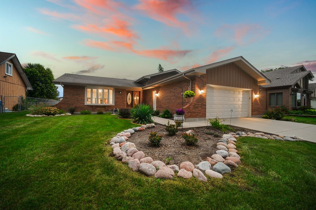 1105 N Itasca Road, Addison, IL 60101 — exterior