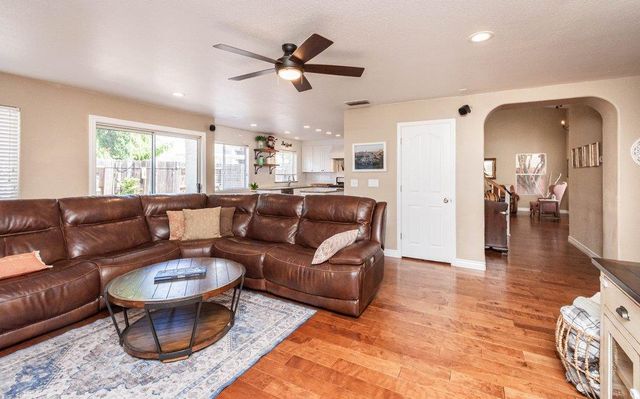 3076 Sherman Isl Rd, West Sacramento, CA 95691