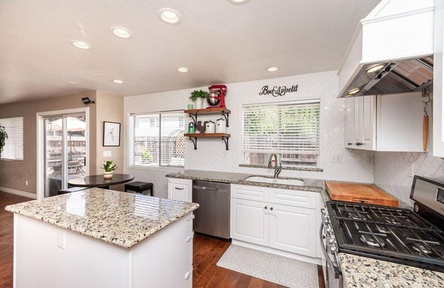 3076 Sherman Isl Rd, West Sacramento, CA 95691