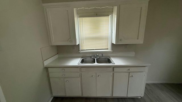 16172 Fenton Street, Detroit, MI 48219