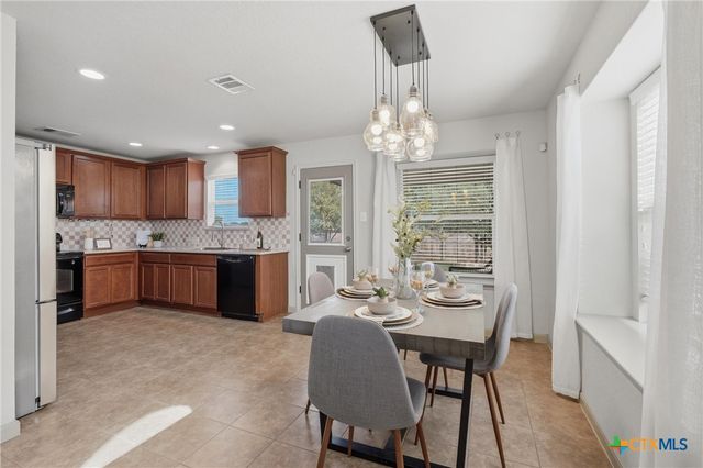 578 Briggs Dr, New Braunfels, TX 78130
