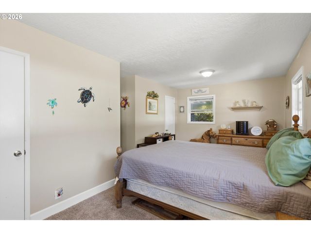 18232 Se CLINTON St, Gresham, OR 97030
