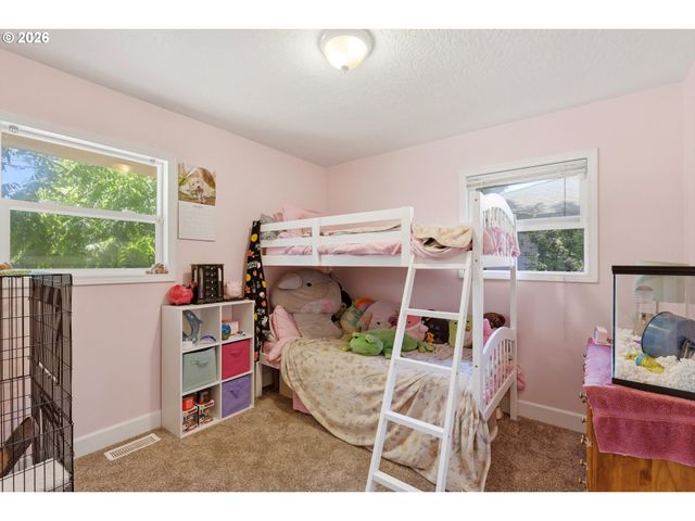 18232 Se CLINTON St, Gresham, OR 97030