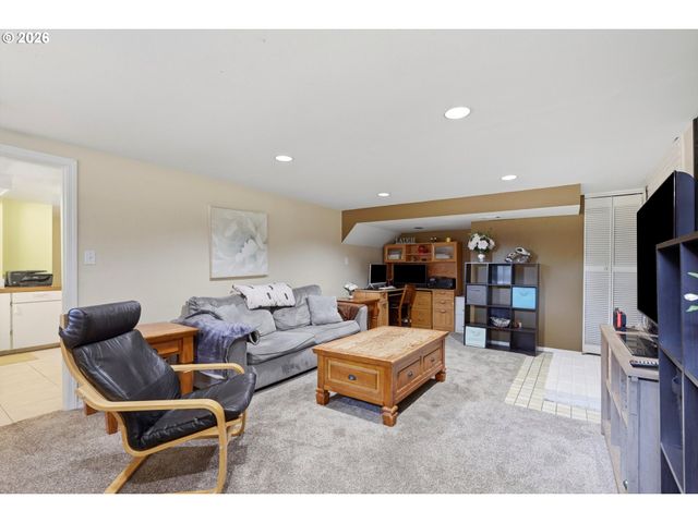 18232 Se CLINTON St, Gresham, OR 97030