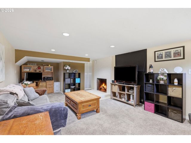 18232 Se CLINTON St, Gresham, OR 97030