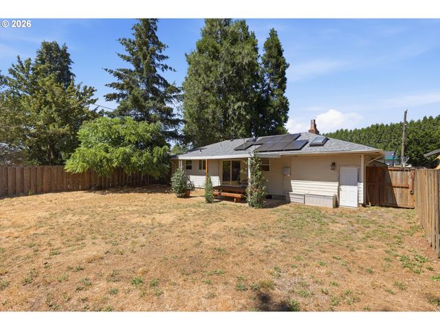 18232 Se CLINTON St, Gresham, OR 97030