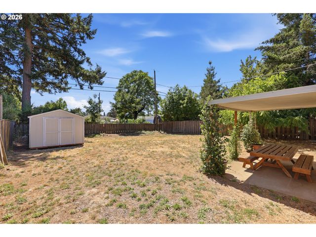 18232 Se CLINTON St, Gresham, OR 97030