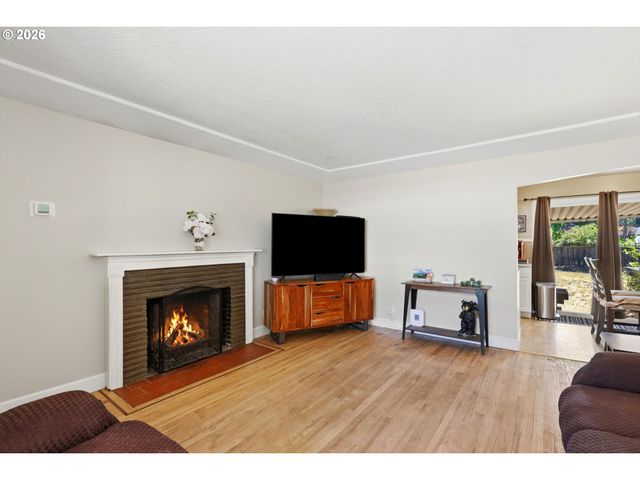 18232 Se CLINTON St, Gresham, OR 97030