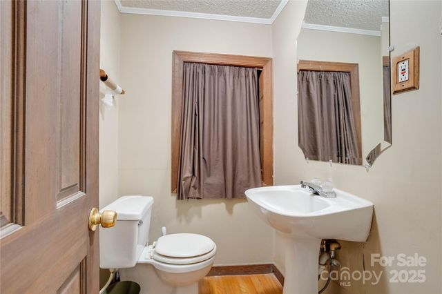 602 E Lee Avenue, Bessemer City, NC 28016