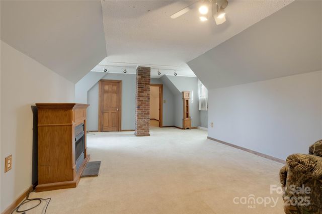 602 E Lee Avenue, Bessemer City, NC 28016