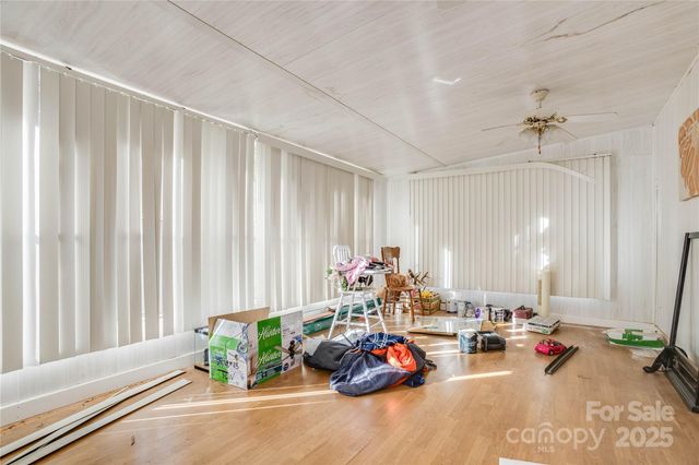 602 E Lee Avenue, Bessemer City, NC 28016