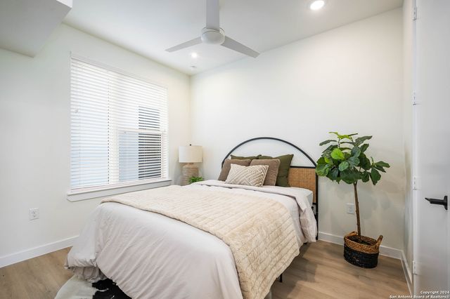 719 E Locust St Unit 2106, San Antonio, TX 78212
