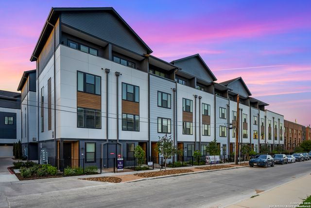 719 E Locust St Unit 2106, San Antonio, TX 78212