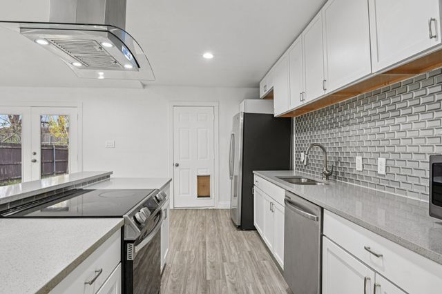 3035 Townsend Drive, Dallas, TX 75229