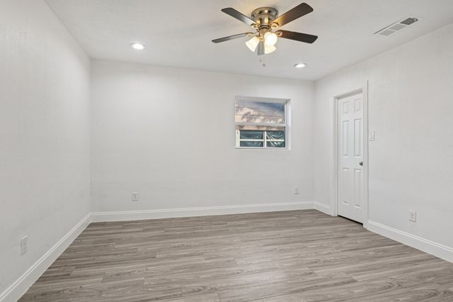 3035 Townsend Drive, Dallas, TX 75229