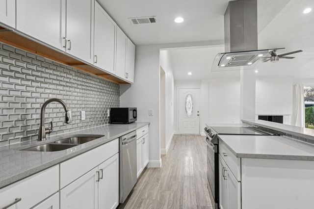 3035 Townsend Drive, Dallas, TX 75229