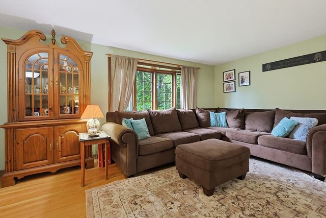 60 Forest View Dr, Millville, MA 01529