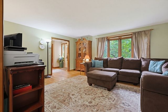 60 Forest View Dr, Millville, MA 01529