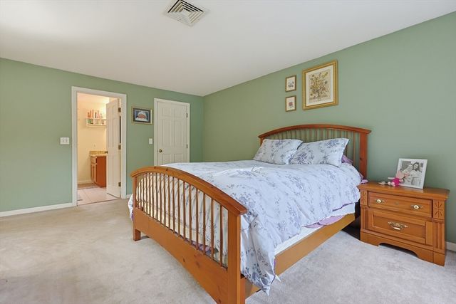 60 Forest View Dr, Millville, MA 01529