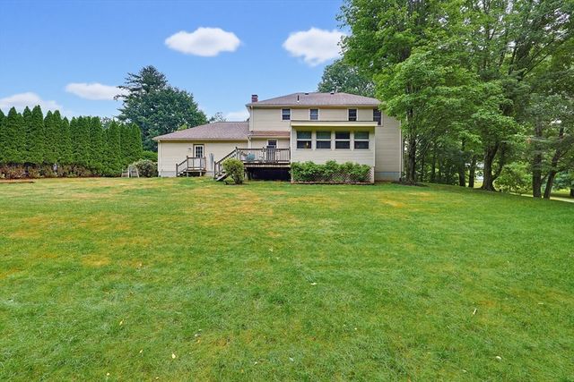 60 Forest View Dr, Millville, MA 01529