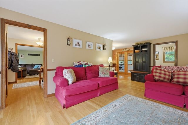 60 Forest View Dr, Millville, MA 01529