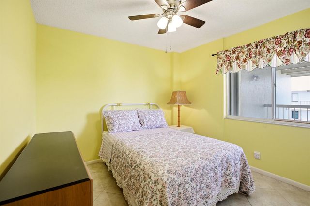 3146 Via Poinciana 407, Lake Worth, FL 33467