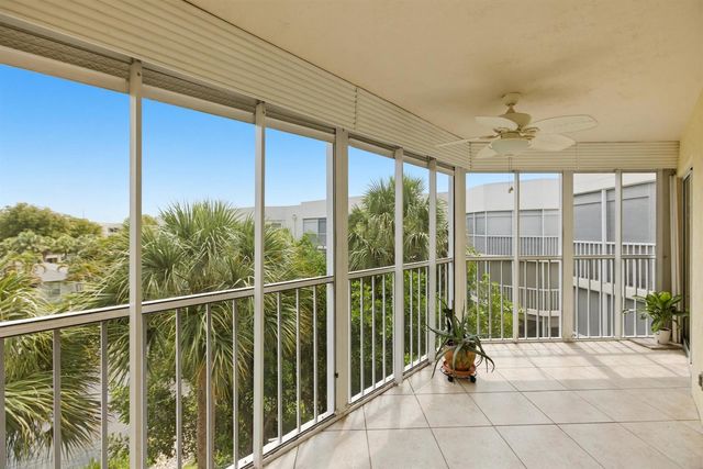 3146 Via Poinciana 407, Lake Worth, FL 33467