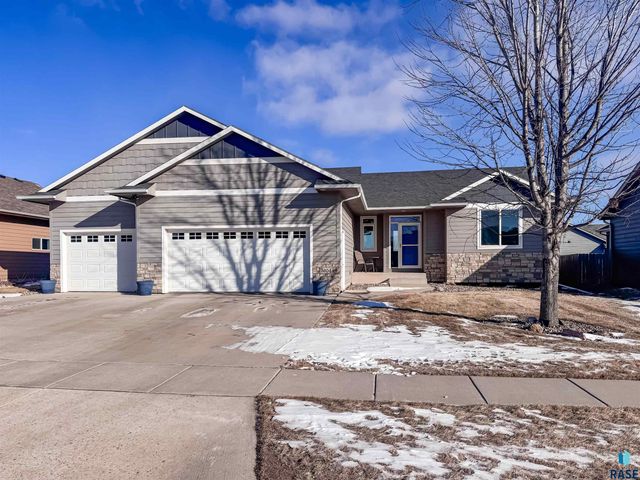 3604 S Home Plate Ave Avenue, Sioux Falls, SD 57110