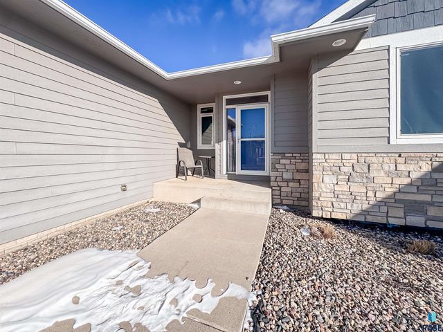3604 S Home Plate Ave Avenue, Sioux Falls, SD 57110