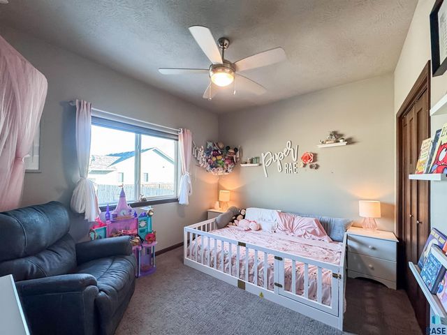 3604 S Home Plate Ave Avenue, Sioux Falls, SD 57110