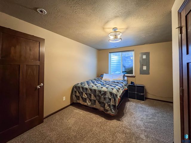 3604 S Home Plate Ave Avenue, Sioux Falls, SD 57110