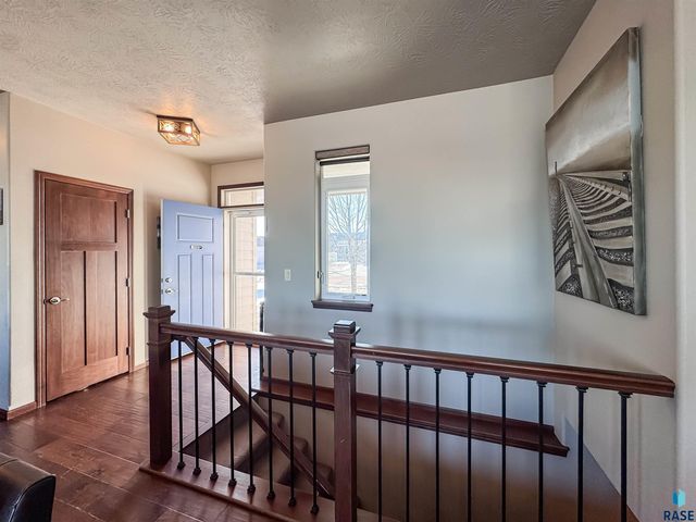 3604 S Home Plate Ave Avenue, Sioux Falls, SD 57110