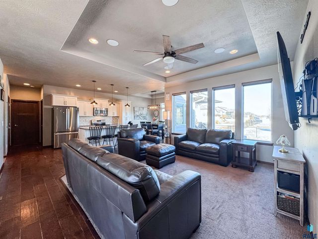 3604 S Home Plate Ave Avenue, Sioux Falls, SD 57110