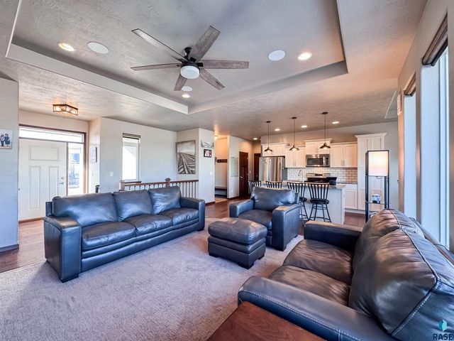 3604 S Home Plate Ave Avenue, Sioux Falls, SD 57110