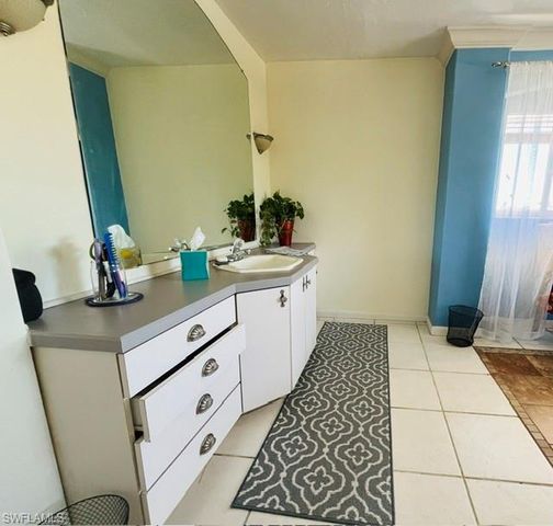 4802 Tudor DR 202, Cape Coral, FL 33904