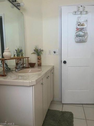 4802 Tudor DR 202, Cape Coral, FL 33904
