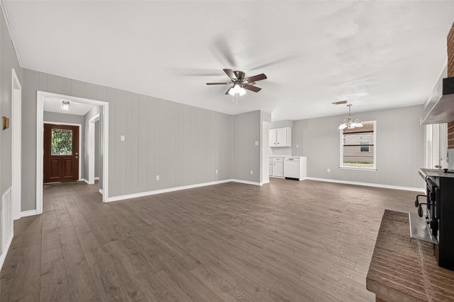 611 Dogwood Trail, Conroe, TX 77316