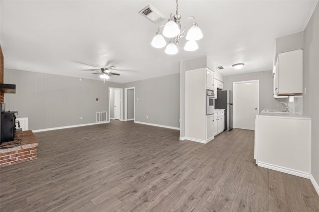 611 Dogwood Trail, Conroe, TX 77316