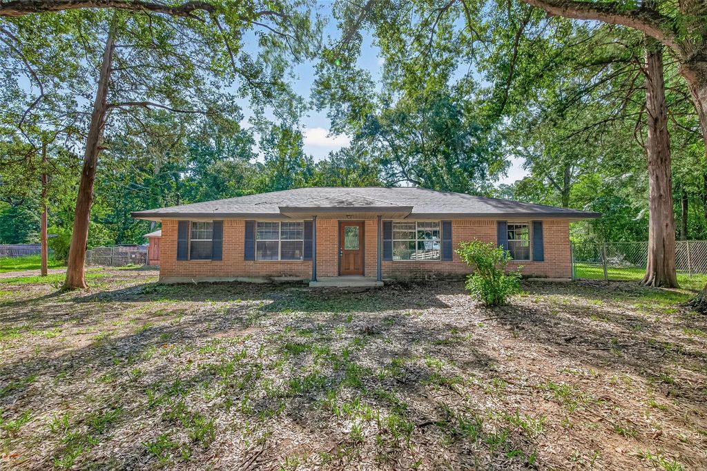 611 Dogwood Trail, Conroe, TX 77316