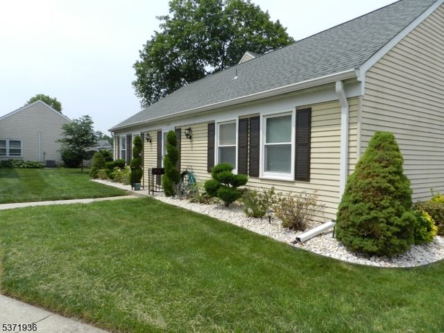 378 Old Nassau Rd C, Monroe Twp., NJ 08831