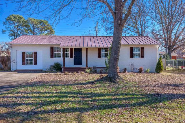 1401 Burroughs Ave, Muscle Shoals, AL 35661