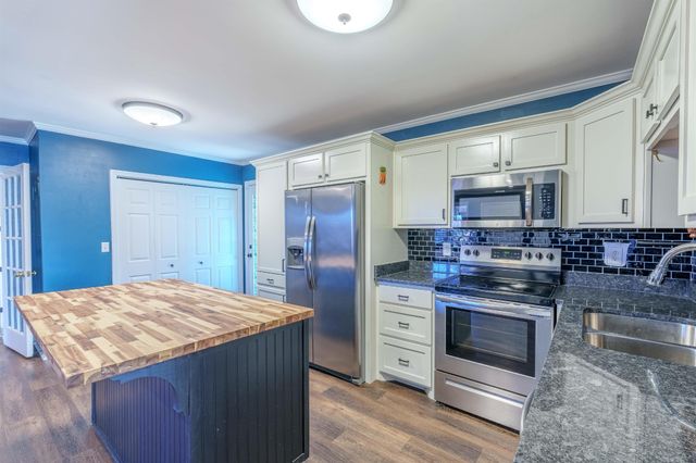 1401 Burroughs Ave, Muscle Shoals, AL 35661