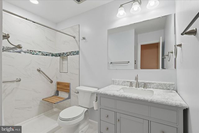 12466 HENDERSON RD, Clifton, VA 20124