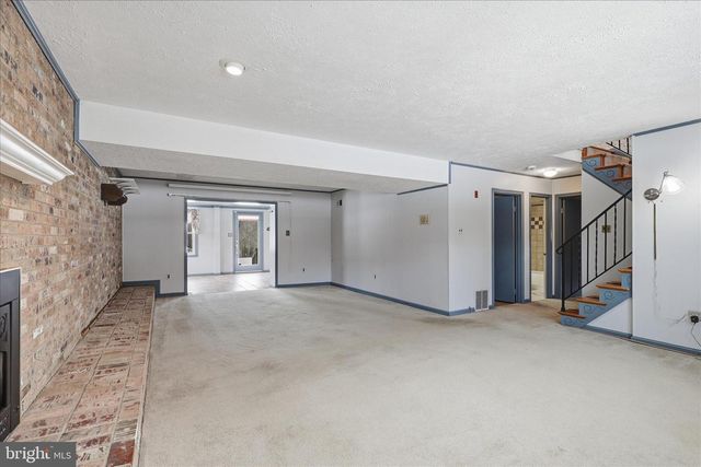 12466 HENDERSON RD, Clifton, VA 20124