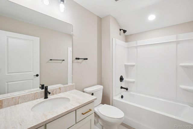 864 Kelpie Drive, Pittsfield Charter Township, MI 48108